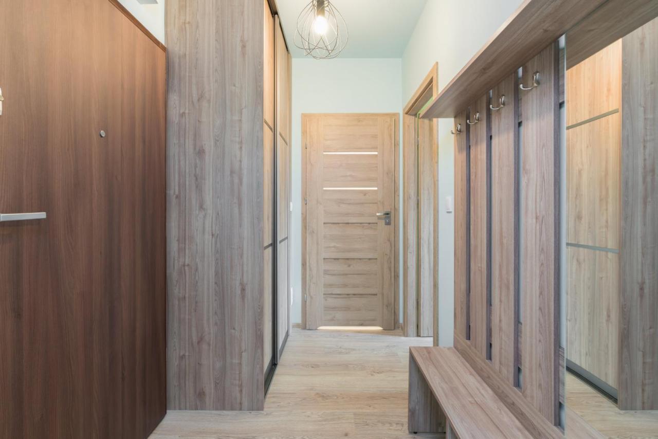Bukowska 18 Mtp By Renters Apartment Poznan